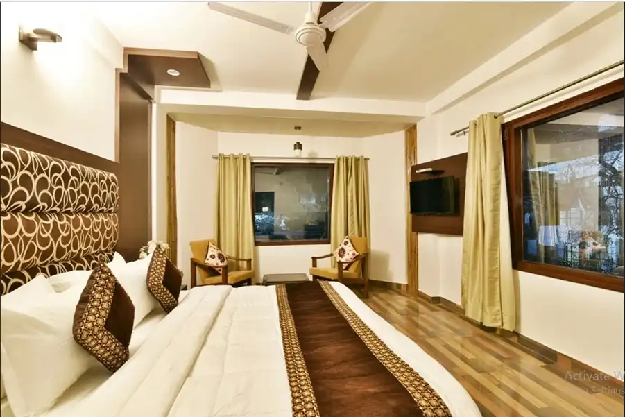 Kapoor Resort Manali Super deluxe room