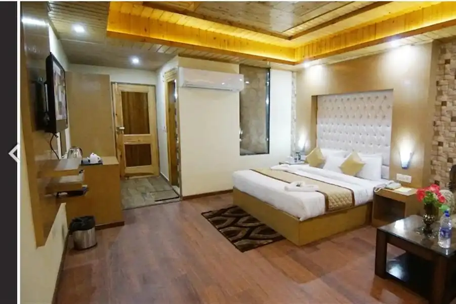 Grand Krisa Resort and Spa Manali Grand suite room
