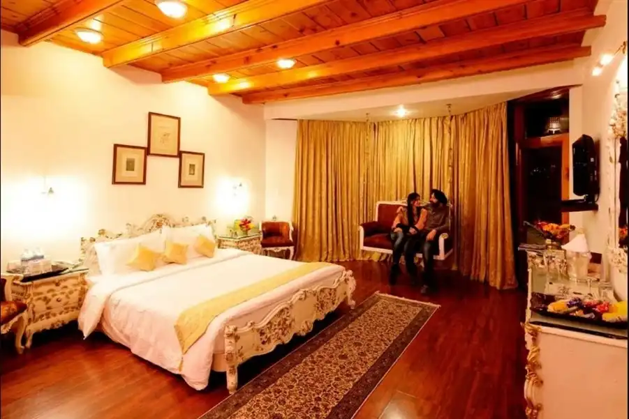 Manu Allaya Resort Manali Royal suite room