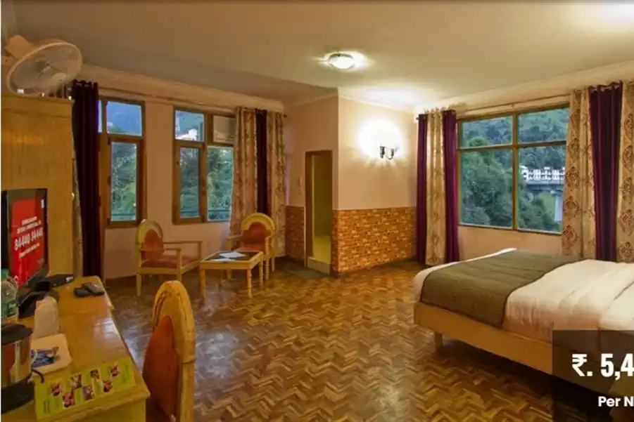 Royal Park Resort and Spa Manali Royal suite room